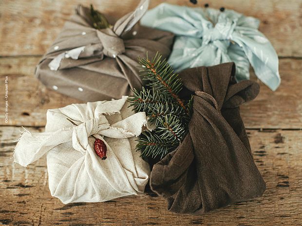 Geschenke nachhaltig verpacken ©Getty Images - Unsplash Plus